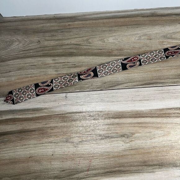 Vtg 80s OSCAR DE LA RENTA Neck Tie Black Gold Red Paisley Print Silk Classic - Picture 4 of 6